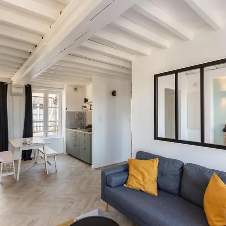 Le Temps De Vivre - Center - Closed Garage *