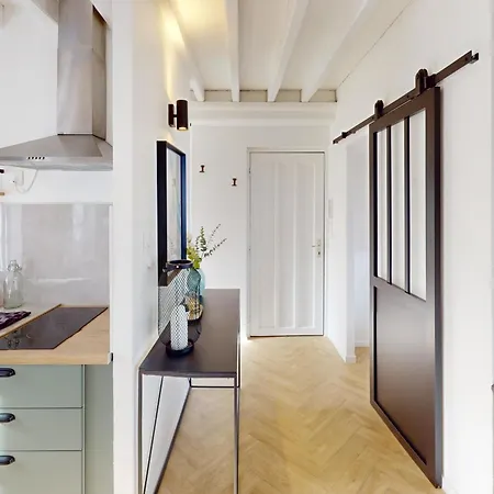 Le Temps De Vivre - Center - Closed Garage *