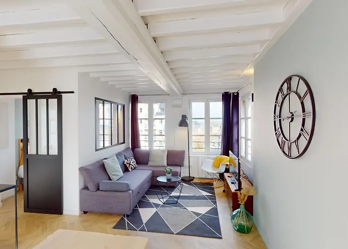 Le Temps De Vivre - Center - Closed Garage Apartment *