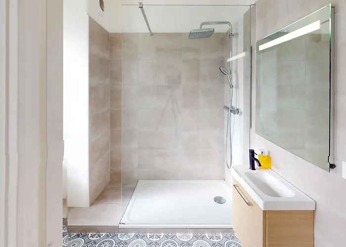 Le Temps De Vivre - Center - Closed Garage Honfleur